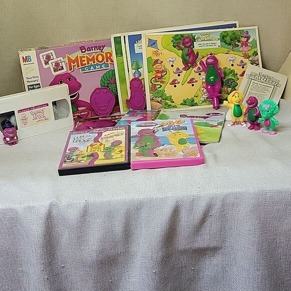 Vintage Milton Bradley Barney Light&Learn ,2 dvd's, book, cookie cutters, game - Picture 1 of 15